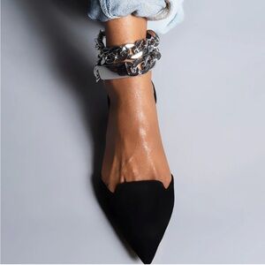 NWOT Amina Abdul Jillil Ankle Chain Flat, 9